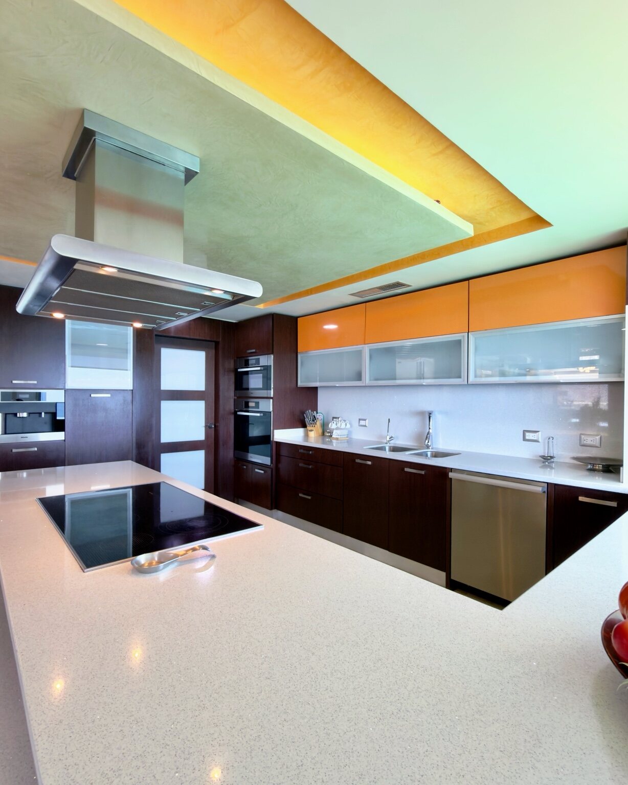 Cocina moderna totalmente equipada